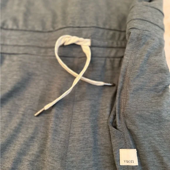 NEW Sold Out Vuori Women's Lux Jumpsuit Stone Heather, Size Medium - Picture 5 of 9